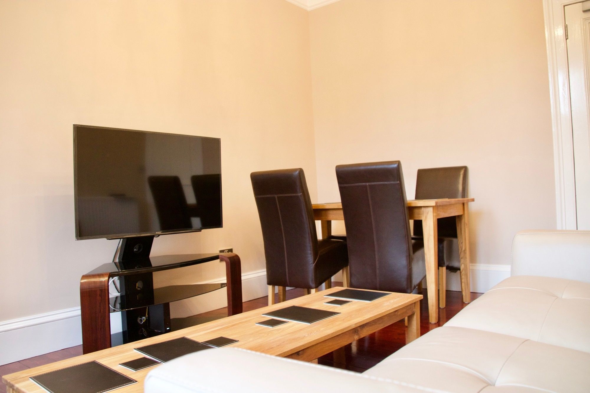 Appartement 2 Bedroom Flat Off Leith Walk Accommodates 7 *